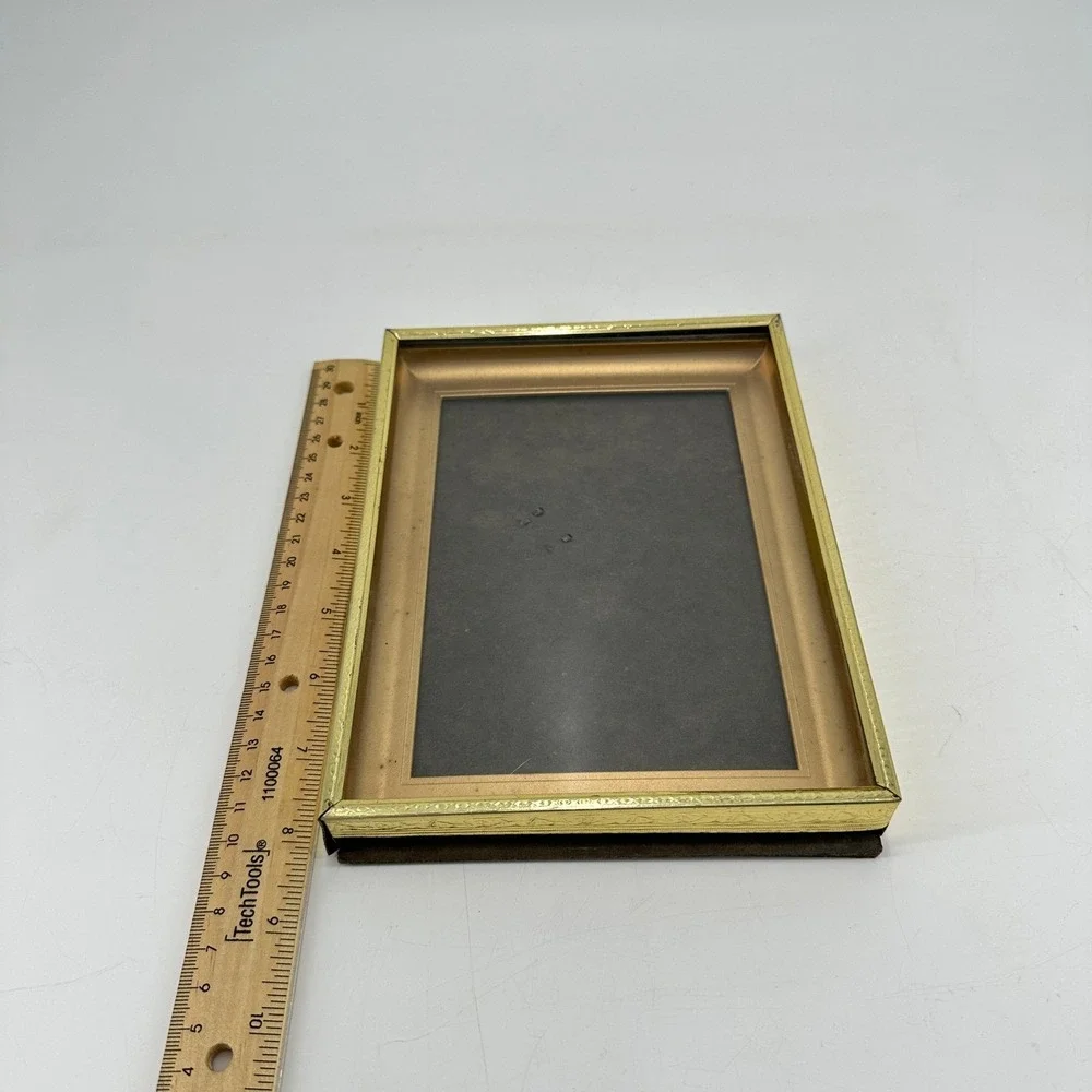 Vintage Style Gold Gilded Embossed Floral 5x7 Picture Frame Tabletop Easel Back